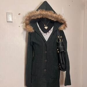 Y2K 2000s Bella swan core green button up sweater with fur lined hood